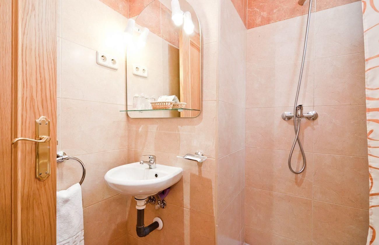 Hostal Las Cortes Madrid Exterior foto