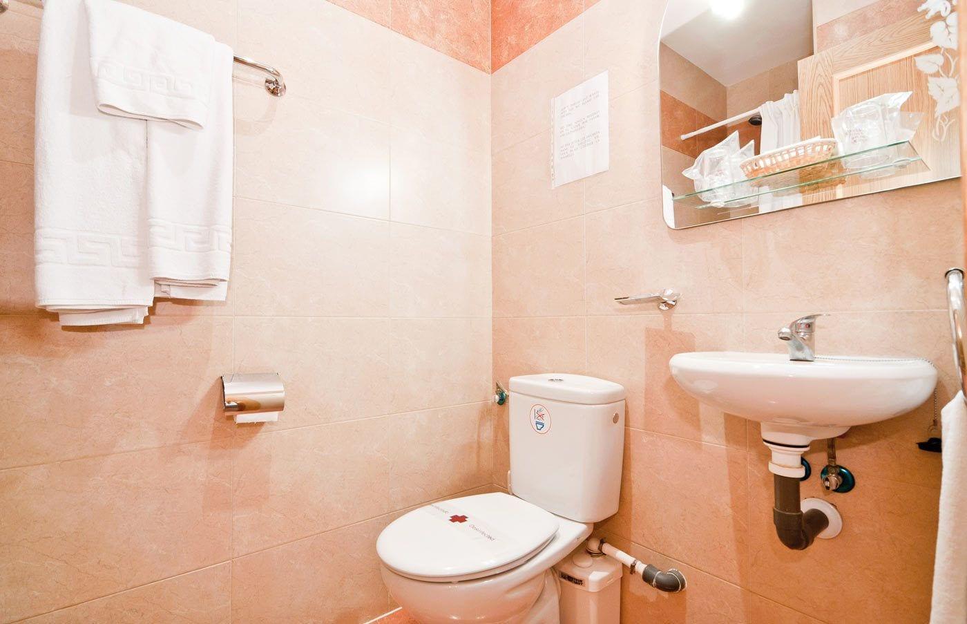 Hostal Las Cortes Madrid Exterior foto
