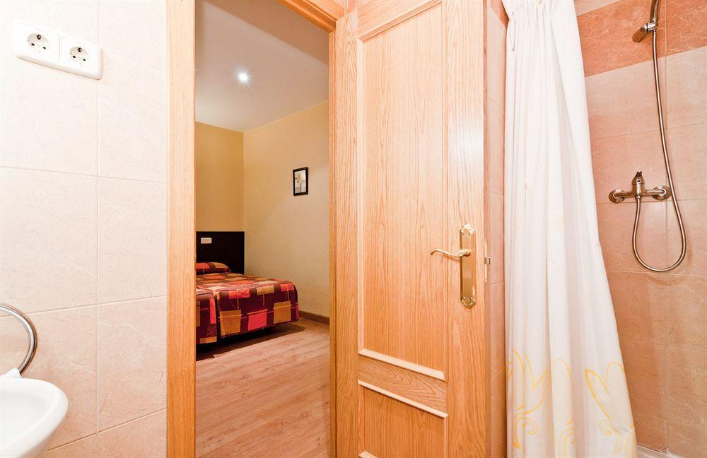 Hostal Las Cortes Madrid Exterior foto